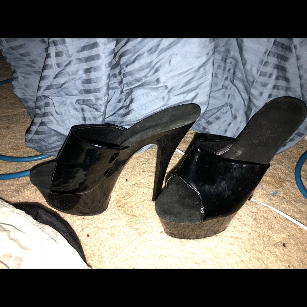 BlAck platform heels